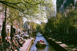 Les canaux d’Amsterdam en Mai